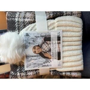 Cream Knit Hat with Pom-Pom